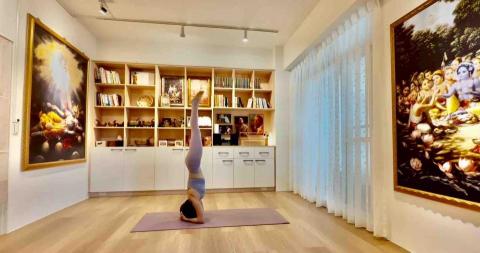 Ajita Yoga&bull;瑜伽坊 - Ajita老師自我練習照