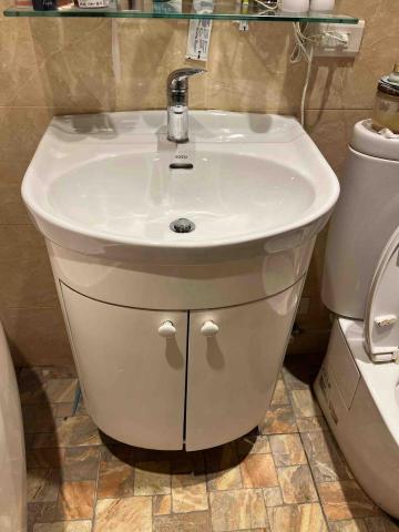 黃子睿 - 破裂臉盆更換