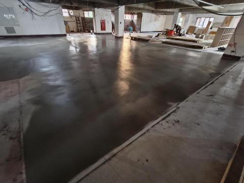 綺泰工程行 - 磁磚面自平泥施做後