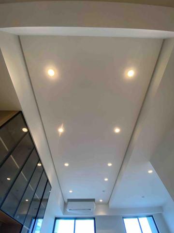 鄒舜翔 - 天花板留縫+冷氣盒+窗簾盒