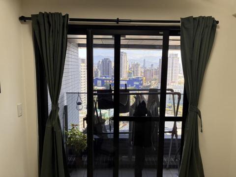 周文翔 - IKEA窗簾安裝