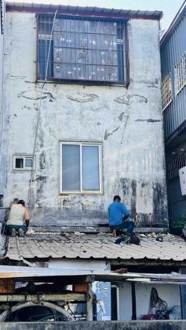 淳悅鐵件設計工程行 - 一樓舊鐵皮不拆，要覆蓋四合一不銹鋼琉璃鋼瓦