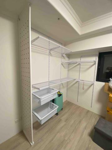 安和淘寶貨組裝 - 金屬衣櫃+洞洞板