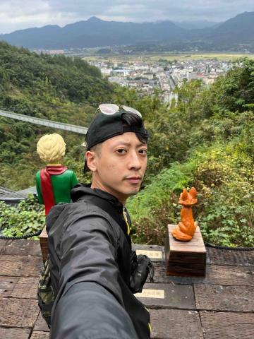 提供時薪多少服務的專家李阿澤