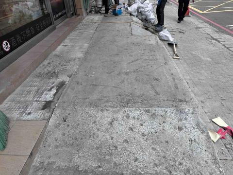 長興工程 - 人行道：台階斜坡抿石工程（施工前）