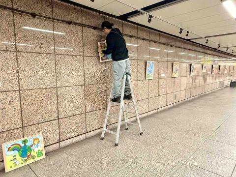 慶隆興專業裱框 - 畫展佈置施工安裝