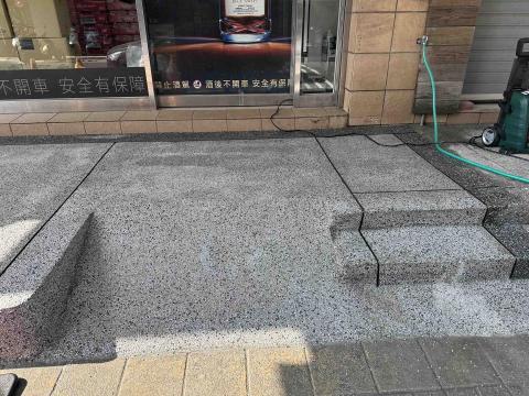 長興工程 - 人行道：台階斜坡抿石工程（完工）