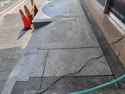 長興工程 - 人行道：台階斜坡抿石工程（完工）