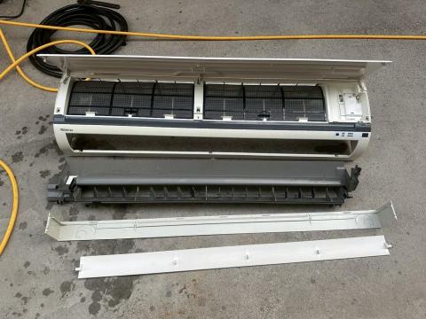 呂侑橙 - 室內機清洗保養