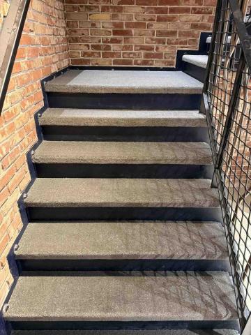 OYAN 奧揚地毯 - 樓梯長毛地毯施工