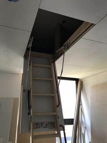 春廣寬室內裝潢 - 天花板收納-展開爬梯