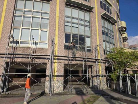 提供木地板服務的專家黄冠崴