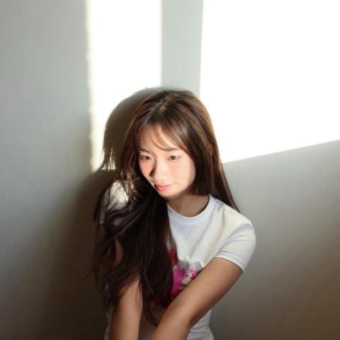 提供剪髮男童服務的專家Flora Chou