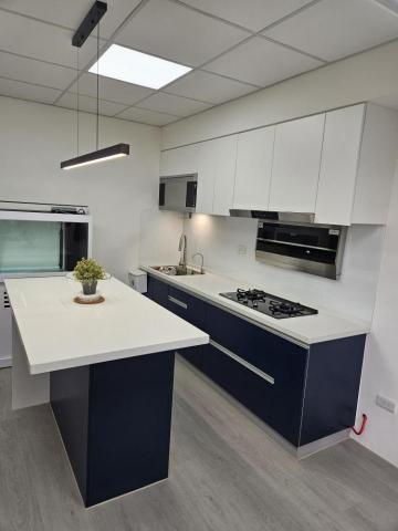 祥林廚具設計裝修 - 艾柏石英石+僅水槽下不鏽鋼桶身+霧面結晶鋼烤+中島吧台