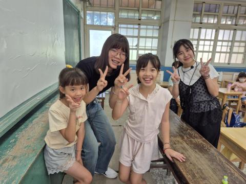 陳粢渝 - 擔任暑期營隊班導師