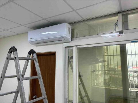 礁溪宇宙冷氣行 - 