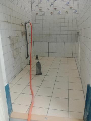 吳明鴻 - 浴缸打除 更換地磚