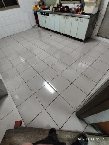 吳明鴻 - 地磚打除更換