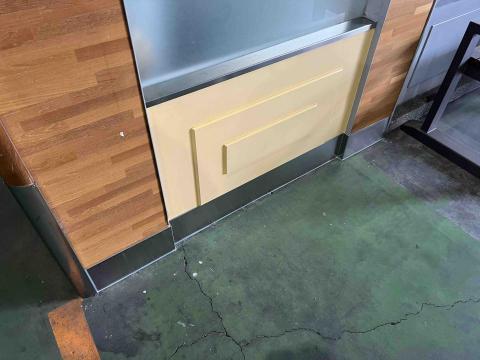 鐵件 康先生 - 裝飾踢腳