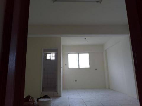 吳明鴻 - 廁所更新 牆面油漆 地磚更新