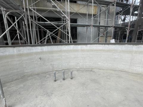 許庭溢 - 游泳池鐵片底部灌漿嵌縫（施作後）