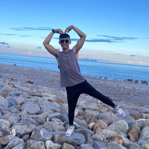 提供床墊寄送服務的專家邱奇鋒