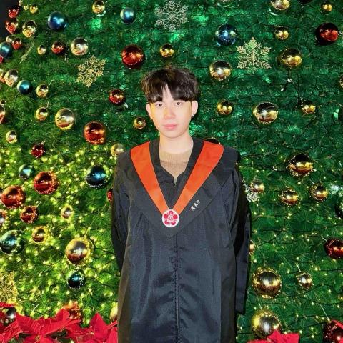 提供永康花店服務的專家周芙仲