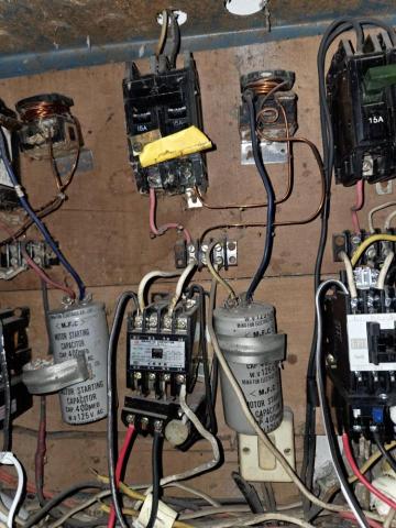 鏮譁國際實業 - 線路安全檢查