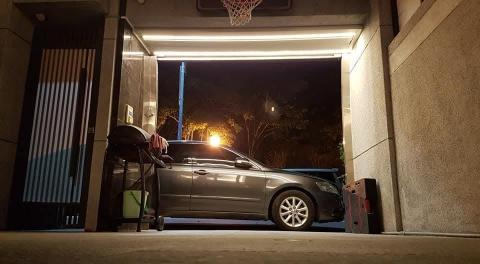 鏮譁國際實業 - LED燈條安裝