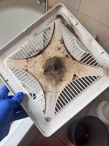 天淨居家清潔/煮飯管家 -  廁所通風扇清潔前