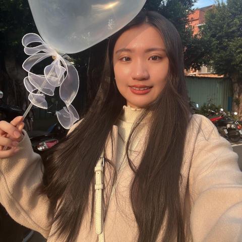 提供遛狗绳服務的專家潘君怜