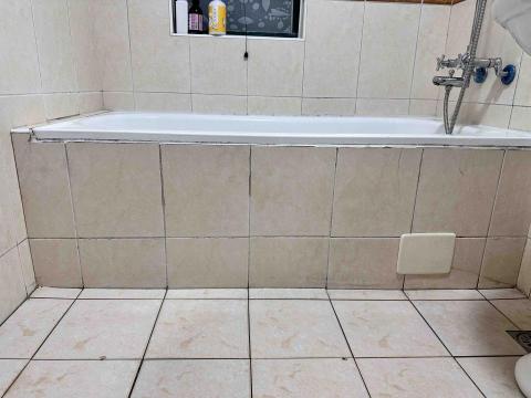 林伶姿 天淨管家督導 - 廁所除霉後