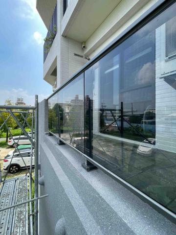 淳悅鐵件設計工程行 - 玻璃欄杆