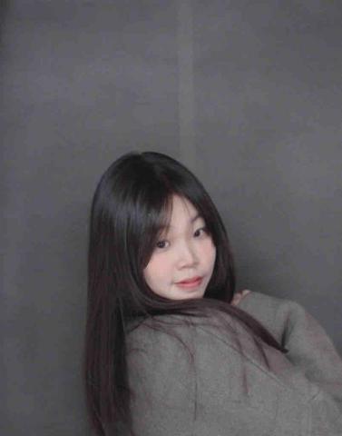 提供數學補習班台中服務的專家柯妤臻