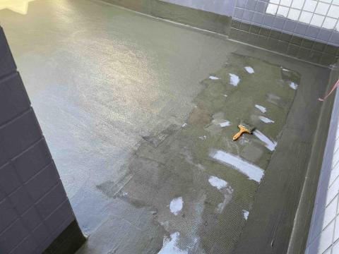 王君達 - 楊梅區｜露台防水翻修工程（彈性防水塗層）
第二道中塗