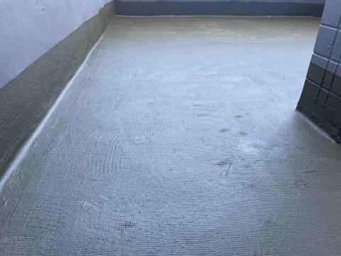 王君達 - 楊梅區｜露台防水翻修工程（彈性防水塗層）
第二道中塗完成面