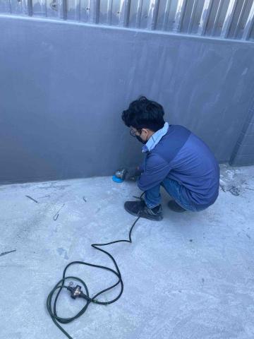 王君達 - 楊梅區｜露台防水翻修工程（彈性防水塗層）
素地清潔（R角整平）