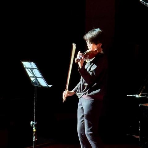 桃園中提琴陪練老師推薦邱老師