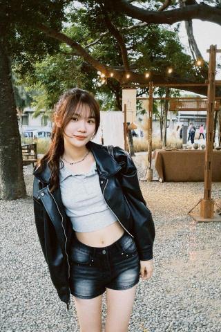 提供羅東換拉鍊服務的專家游以筠