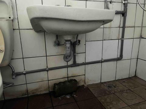 阿泓工程 - 浴室改明管