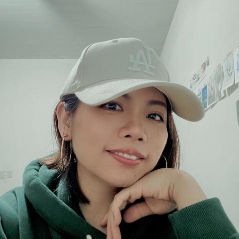 提供印刷名片服務的專家Emma