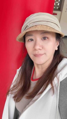 提供加入翻譯社服務的專家林孟穎