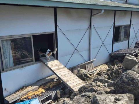 富 - 瓦礫堆搜索與穿越障礙訓練