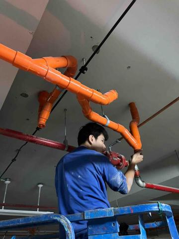 麒程水電工程行 - 吊管施作工程