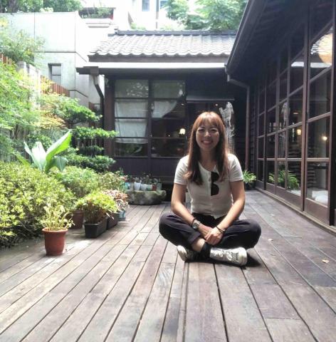 提供多平台數據分析服務的專家Nicki