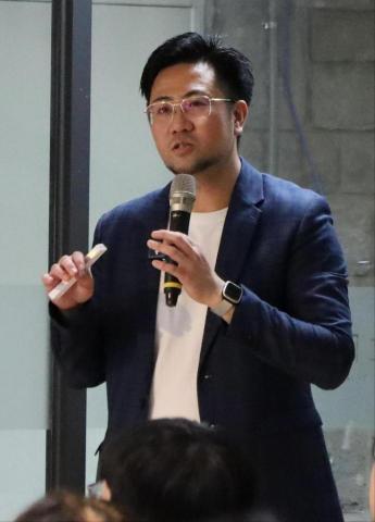 語仲不同企業社 - Andy Chan