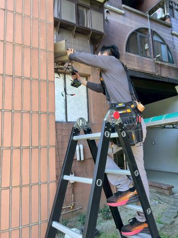 前瞻數位監控行 - 舊設備拆除