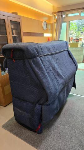 高文郁 - 鋼琴包覆好準備搬樓梯