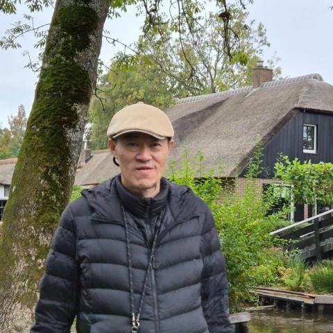 提供包車接送台中服務的專家Bruce Lee