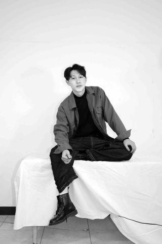 提供兒童美術創作服務的專家張碩言